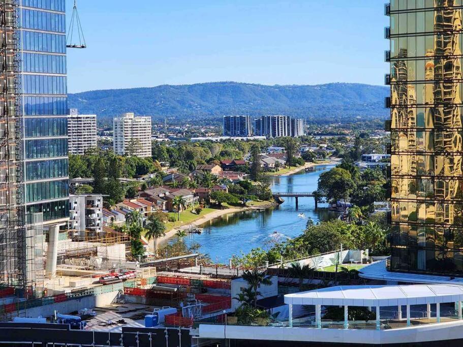 Broadbeach Business Or Leisure Gold Coast Exterior photo